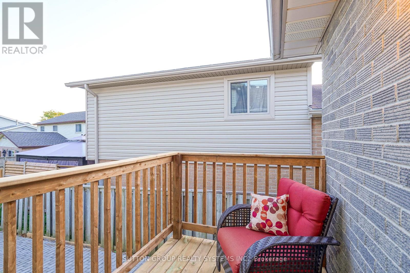 Upper - 85 Covington Crescent, Kitchener, Ontario  N2N 2X1 - Photo 15 - X12473292