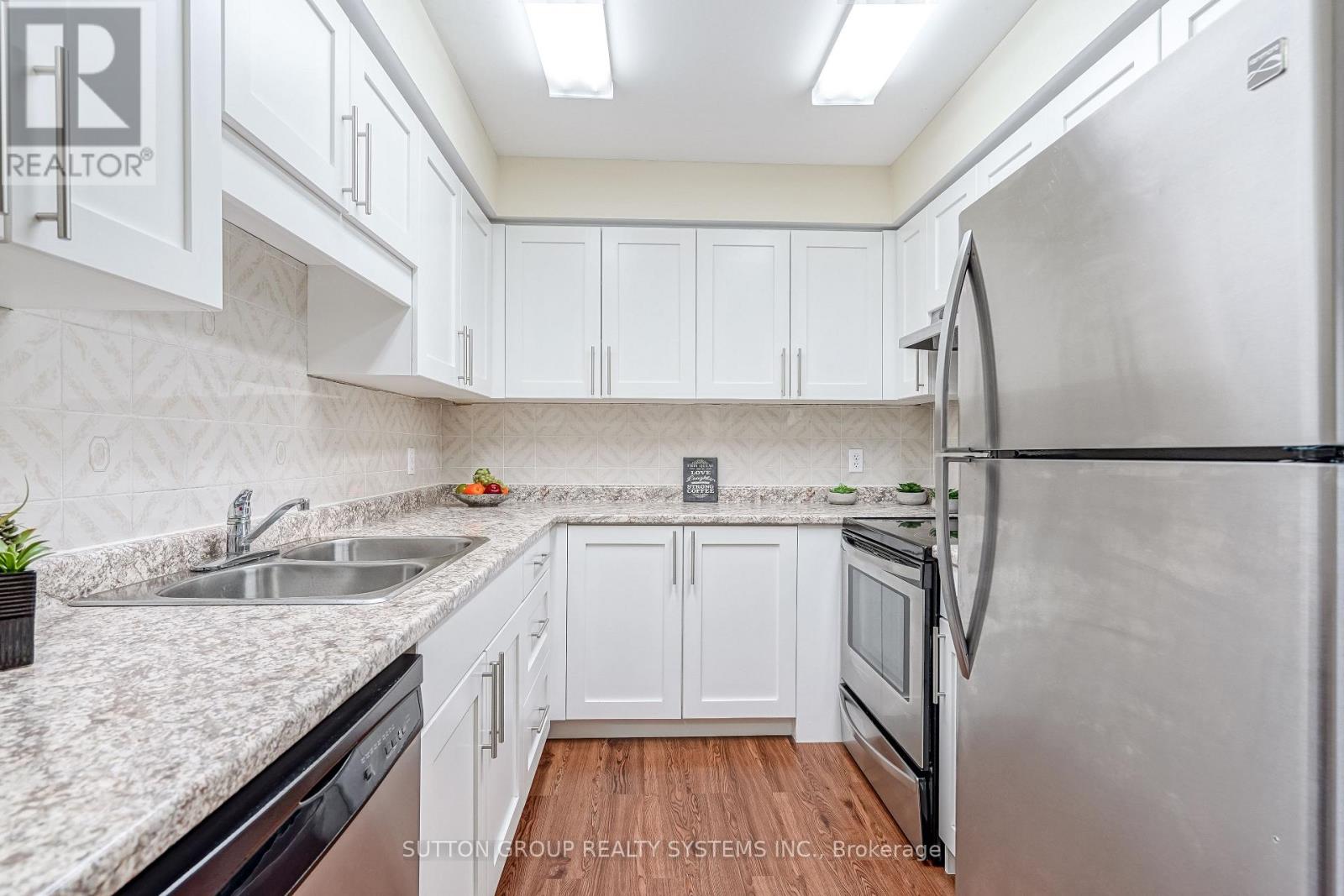Upper - 85 Covington Crescent, Kitchener, Ontario  N2N 2X1 - Photo 7 - X12473292