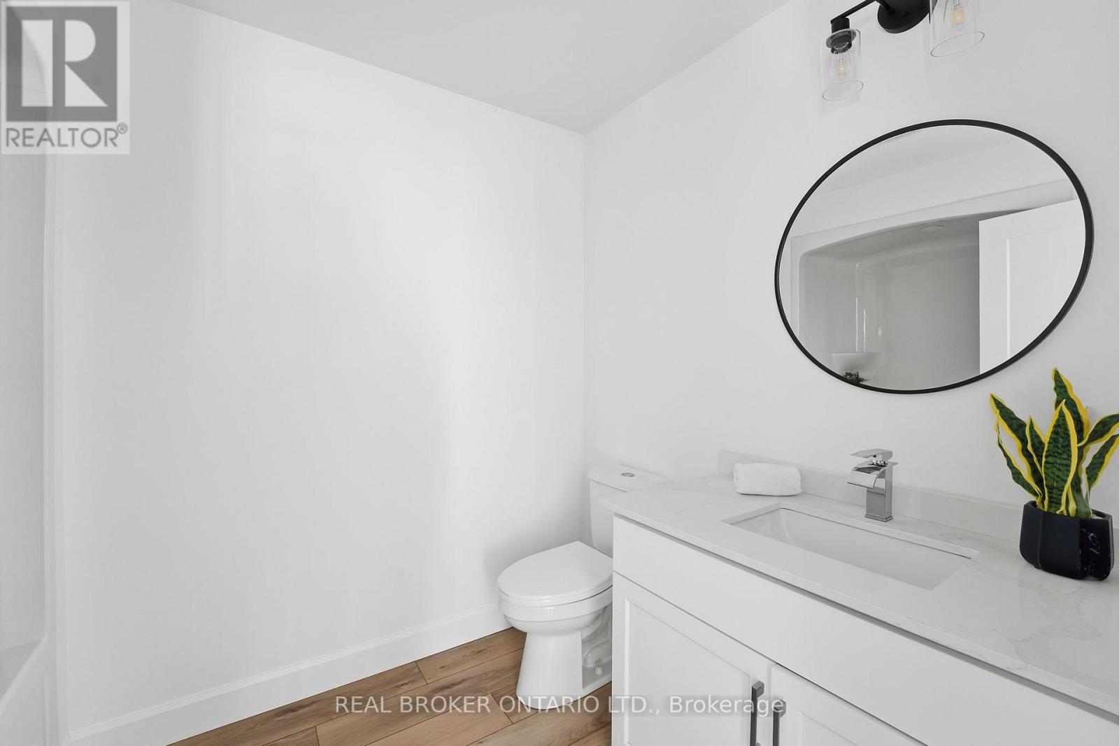 160a Concession Street W, Tillsonburg, Ontario  N4G 4G8 - Photo 16 - X12473331