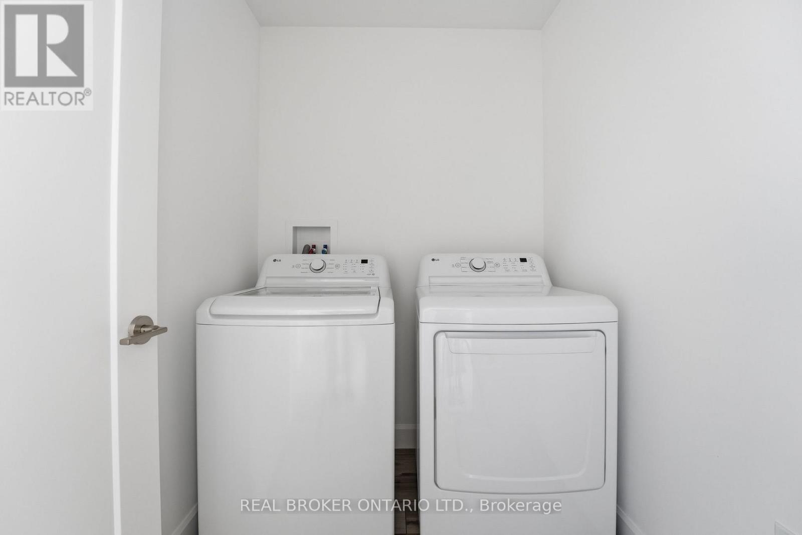 160a Concession Street W, Tillsonburg, Ontario  N4G 4G8 - Photo 17 - X12473331