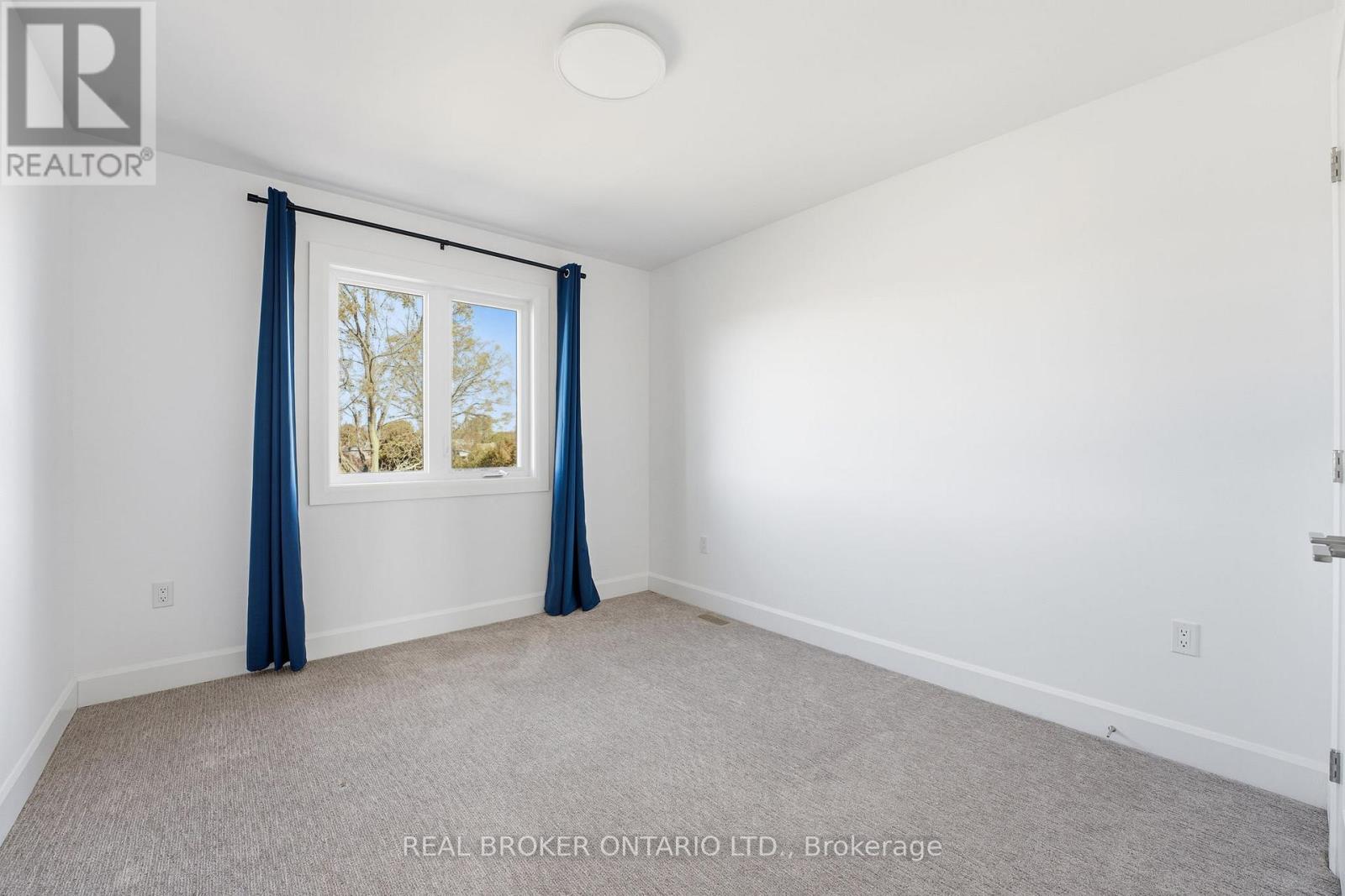 160a Concession Street W, Tillsonburg, Ontario  N4G 4G8 - Photo 18 - X12473331