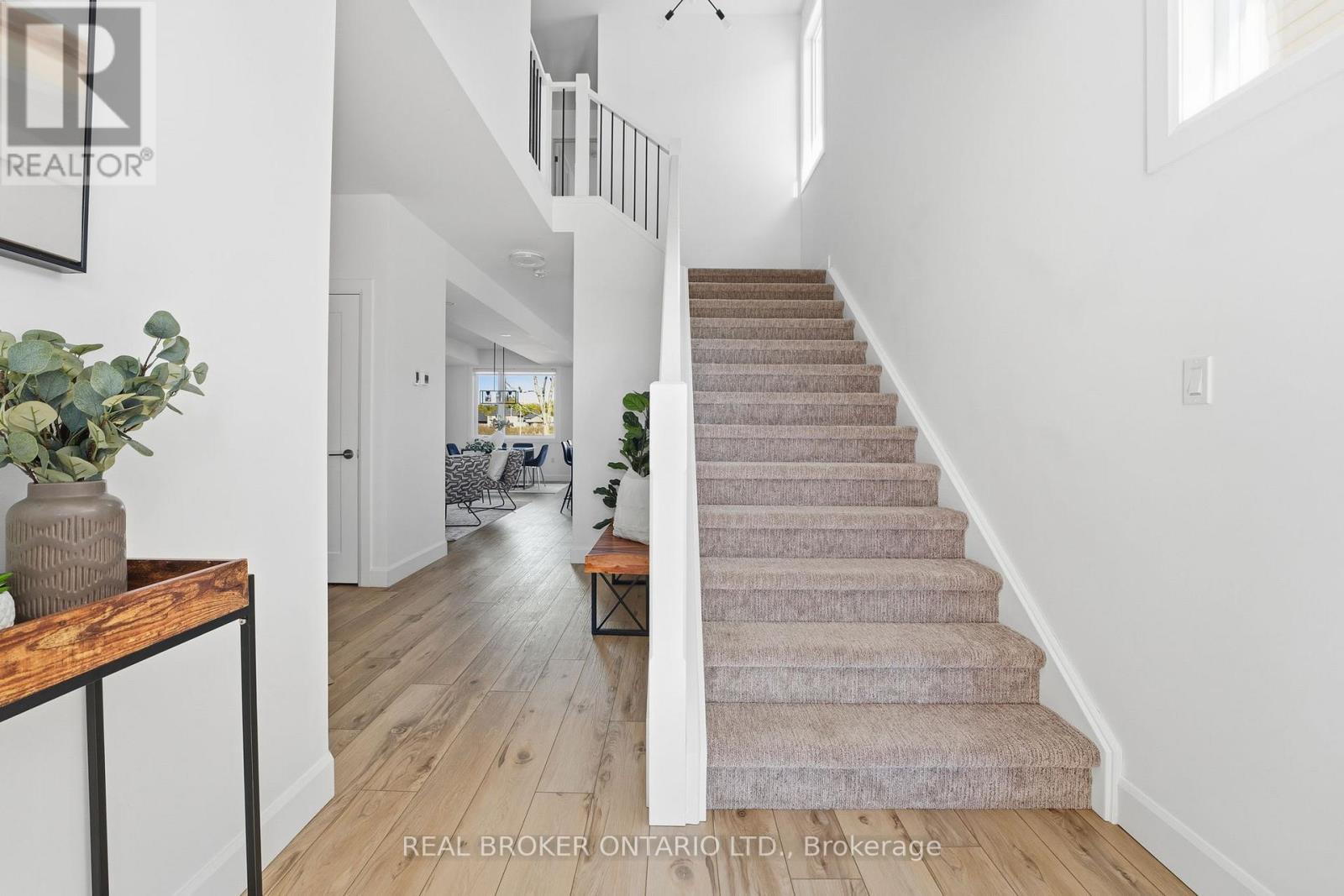 160a Concession Street W, Tillsonburg, Ontario  N4G 4G8 - Photo 4 - X12473331