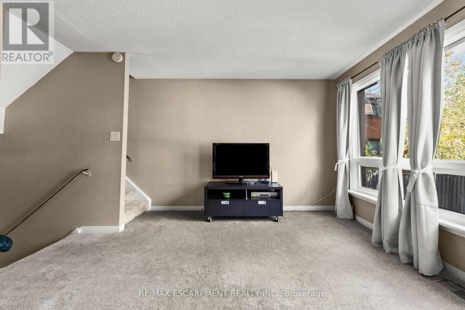 N1 - 444 Stone Church Road W, Hamilton, Ontario  L9B 1R1 - Photo 15 - X12473354