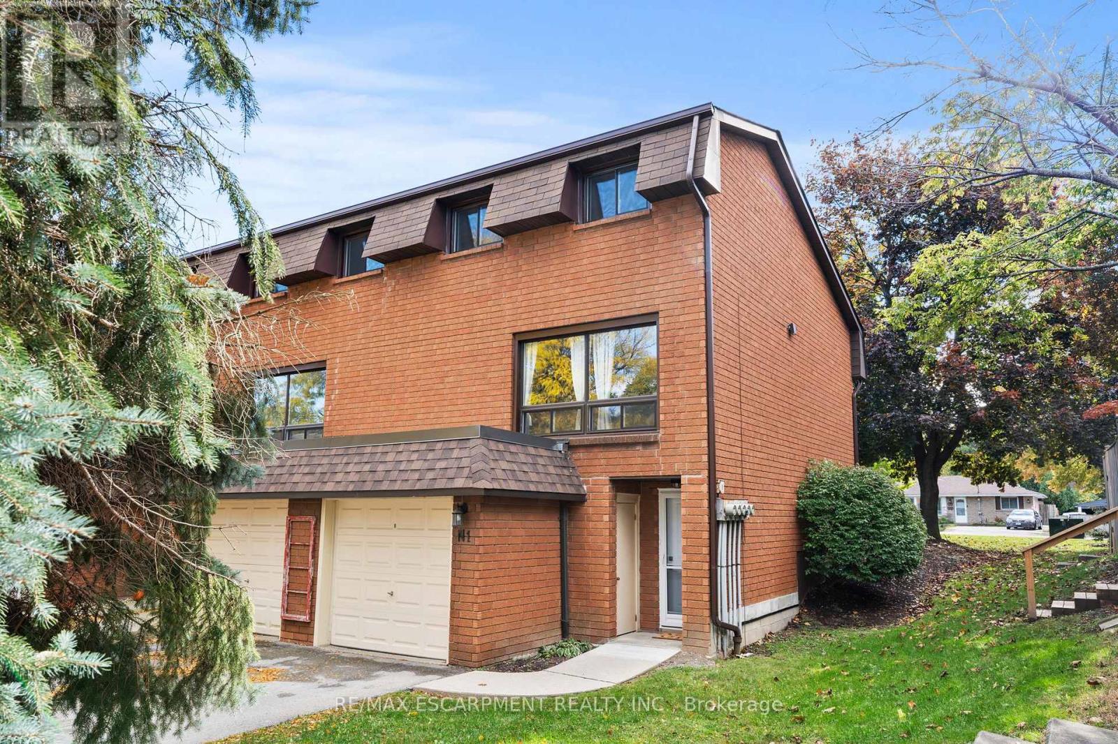 N1 - 444 Stone Church Road W, Hamilton, Ontario  L9B 1R1 - Photo 4 - X12473354