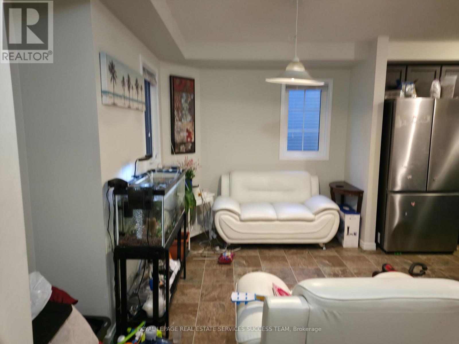 10b - 931 Glasgow Street, Kitchener, Ontario  N2N 0B6 - Photo 3 - X12473373
