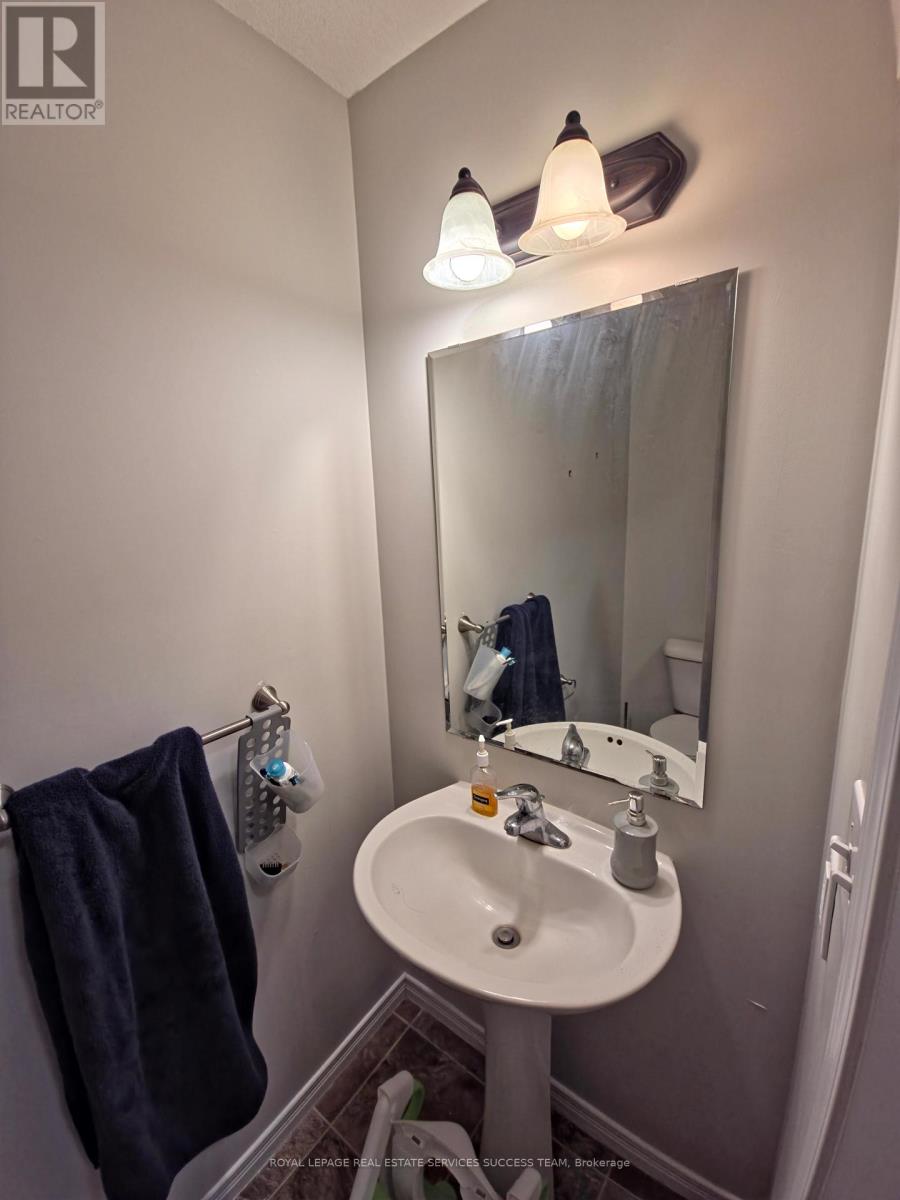 10b - 931 Glasgow Street, Kitchener, Ontario  N2N 0B6 - Photo 6 - X12473373