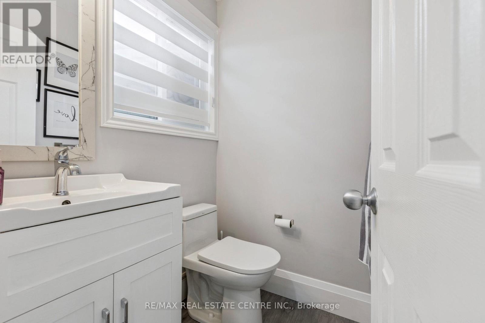 122 Mooregate Crescent, Kitchener, Ontario  N2M 2G1 - Photo 20 - X12473395