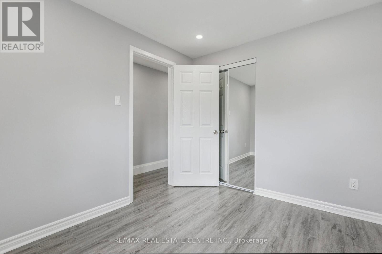 122 Mooregate Crescent, Kitchener, Ontario  N2M 2G1 - Photo 29 - X12473395