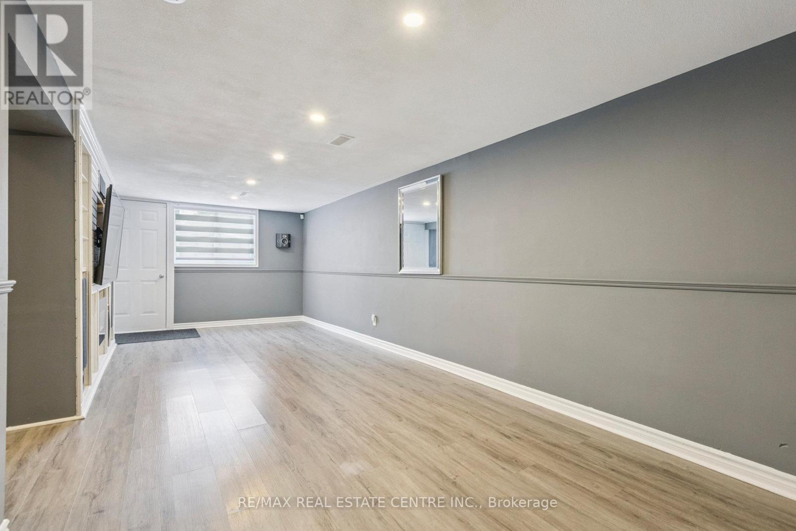 122 Mooregate Crescent, Kitchener, Ontario  N2M 2G1 - Photo 37 - X12473395