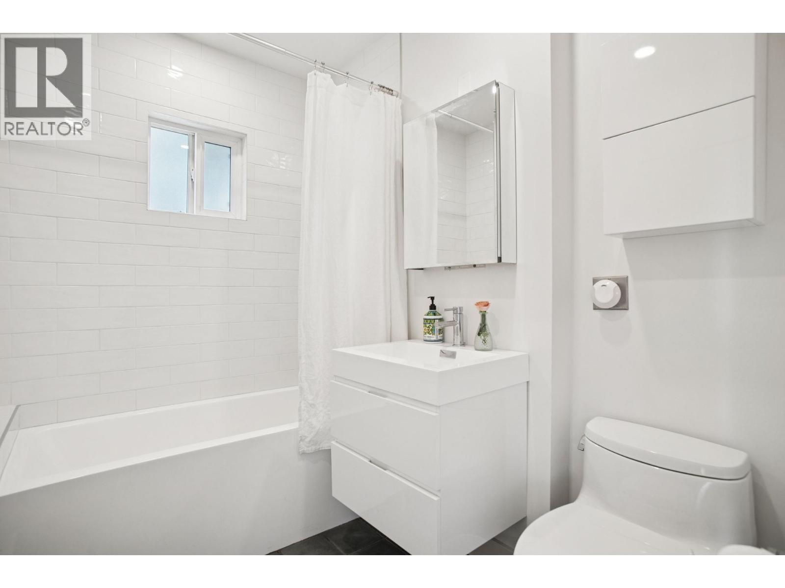 2790 Napier Street, Vancouver, British Columbia  V5K 2W8 - Photo 15 - R3060379
