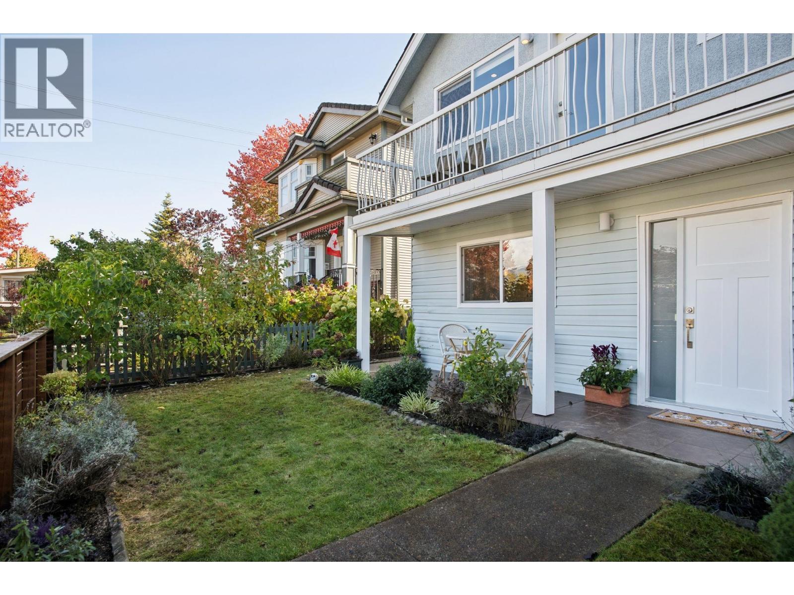 2790 Napier Street, Vancouver, British Columbia  V5K 2W8 - Photo 3 - R3060379