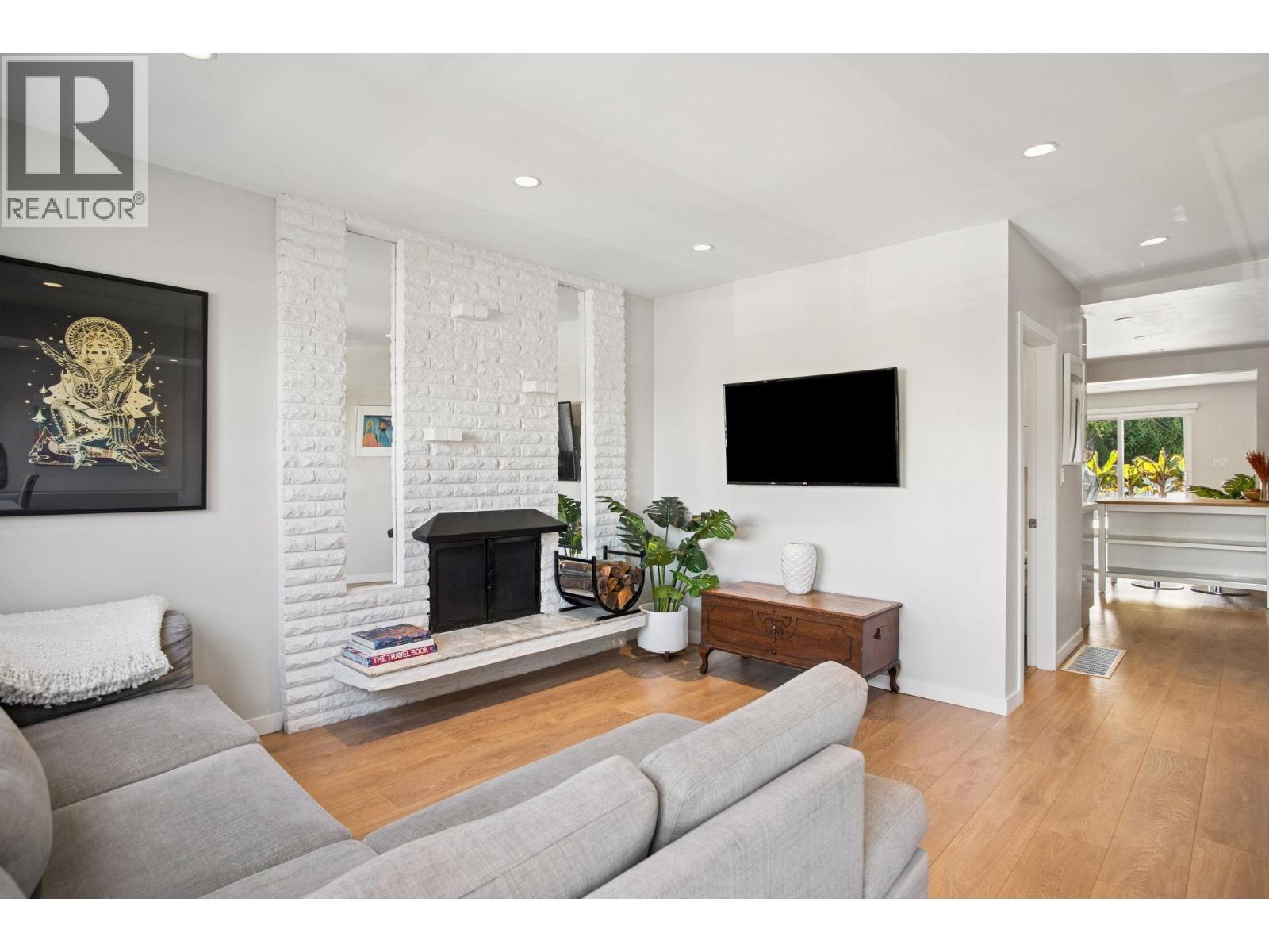 2790 Napier Street, Vancouver, British Columbia  V5K 2W8 - Photo 4 - R3060379