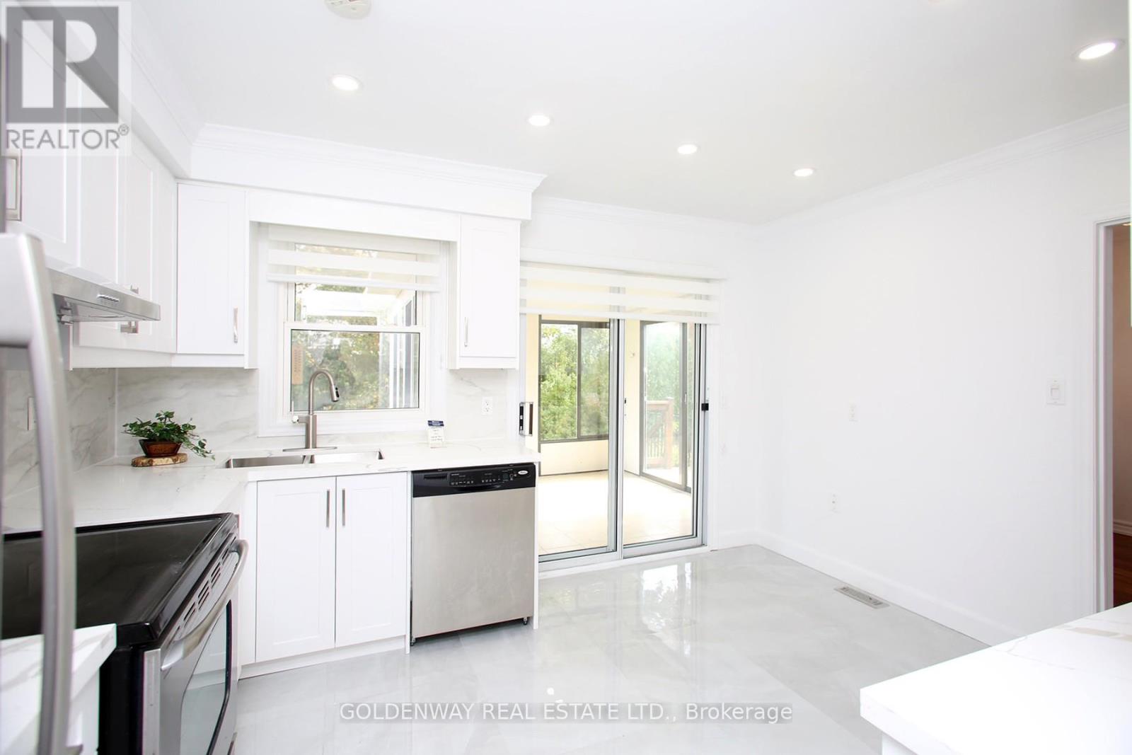 271 Iredale Road, Richmond Hill, Ontario  L4C 4R5 - Photo 13 - N12465166