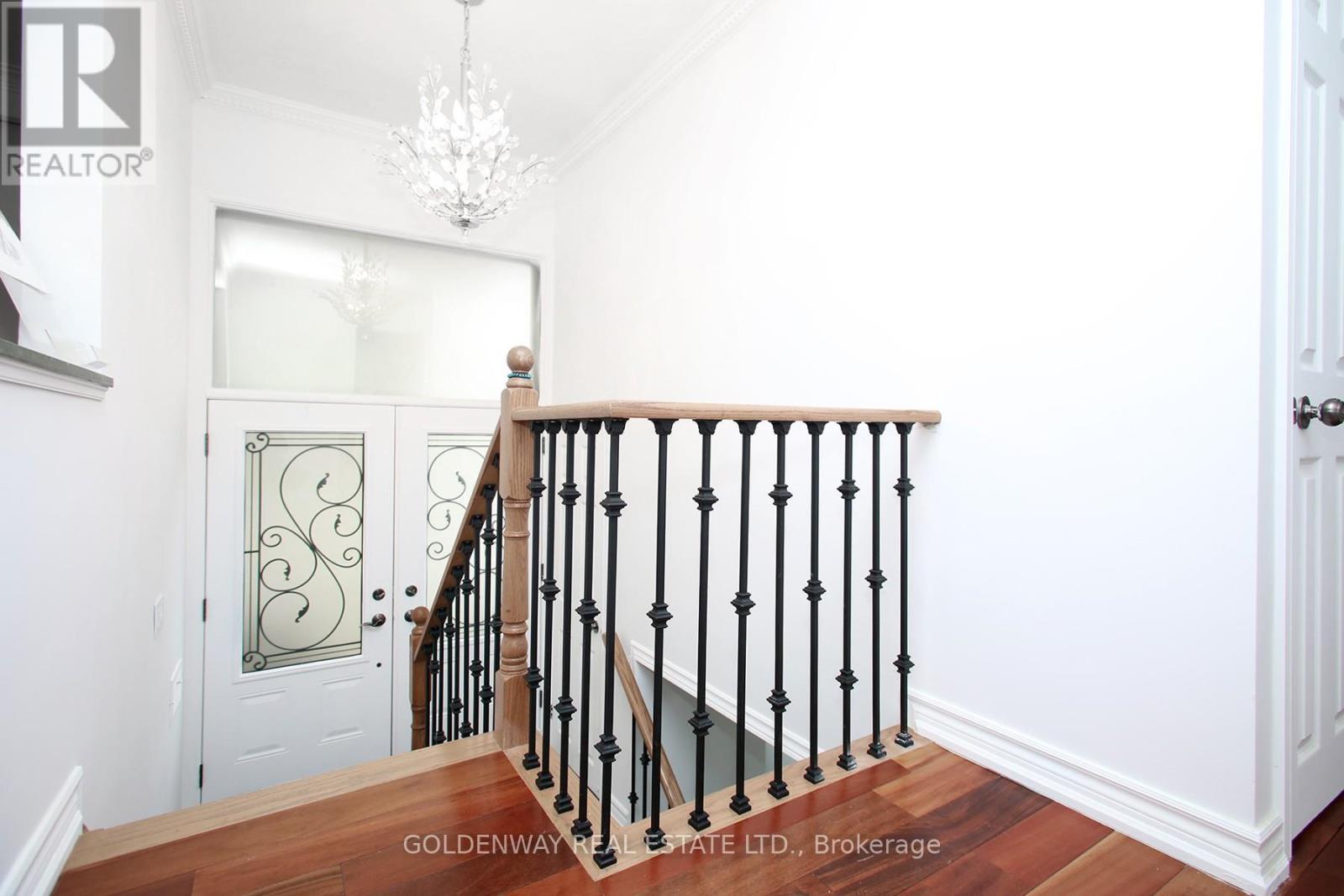 271 Iredale Road, Richmond Hill, Ontario  L4C 4R5 - Photo 4 - N12465166