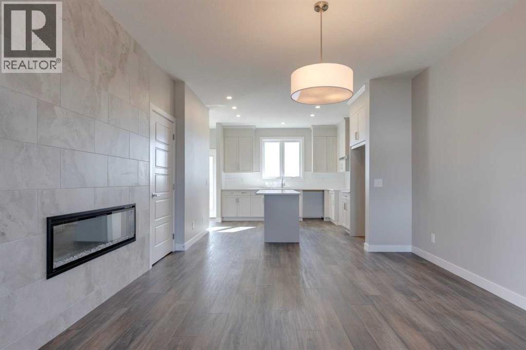 99 Southborough Crescent, Cochrane, Alberta  T4C 2S6 - Photo 4 - A2262263