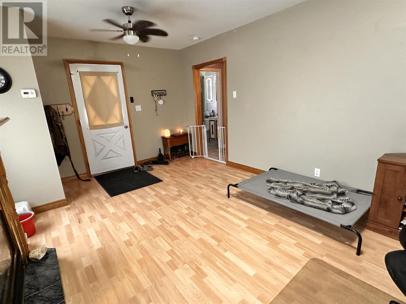 212 Hillside Dr S, Elliot Lake, Ontario  P5A 1N5 - Photo 2 - SM252056