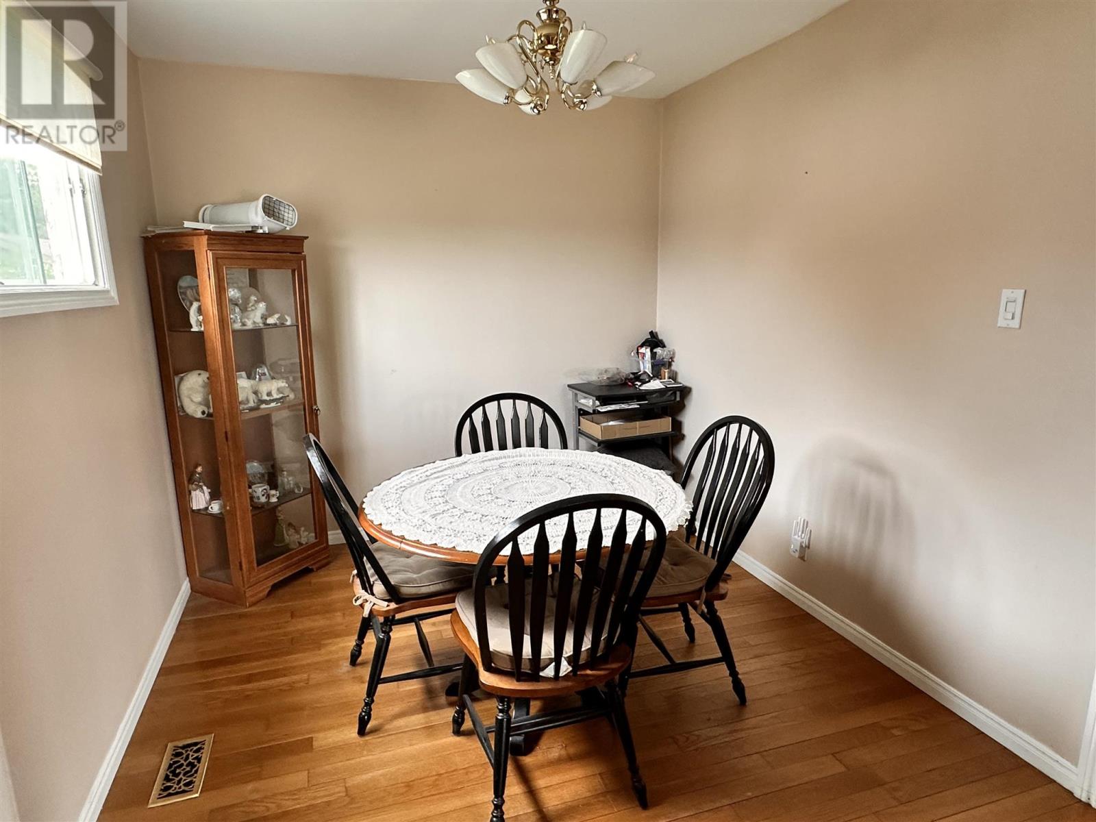 212 Hillside Dr S, Elliot Lake, Ontario  P5A 1N5 - Photo 6 - SM252056