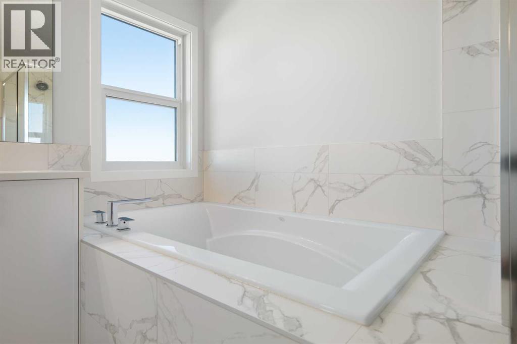 136 Lucas Gardens Nw, Calgary, Alberta  T3P 2R9 - Photo 37 - A2246646