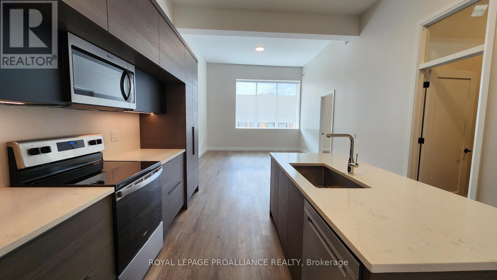 3 - 261 Front Street, Belleville, Ontario  K8N 2Z6 - Photo 6 - X12473491