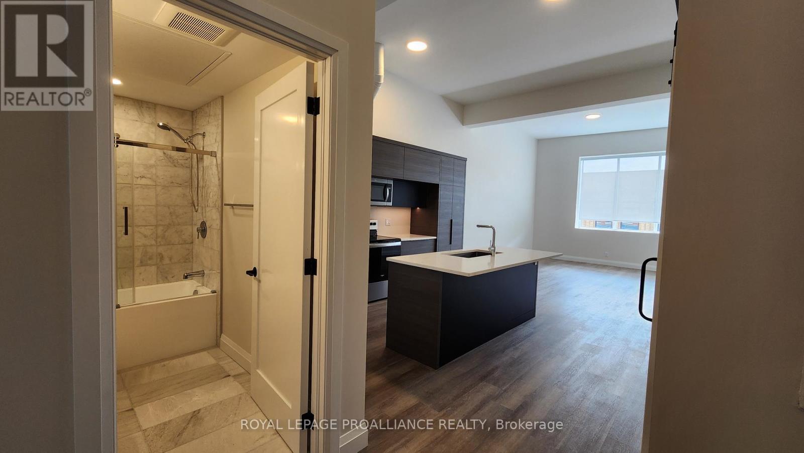 3 - 261 Front Street, Belleville, Ontario  K8N 2Z6 - Photo 8 - X12473491