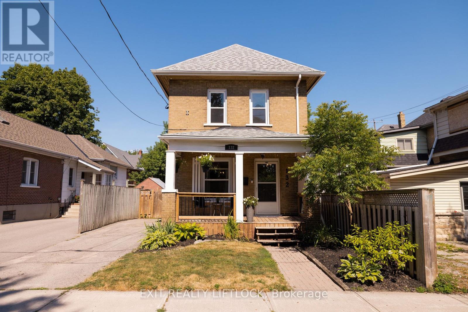 132 Maude Street, Peterborough Central, Ontario  K9J 3A2 - Photo 2 - X12473506