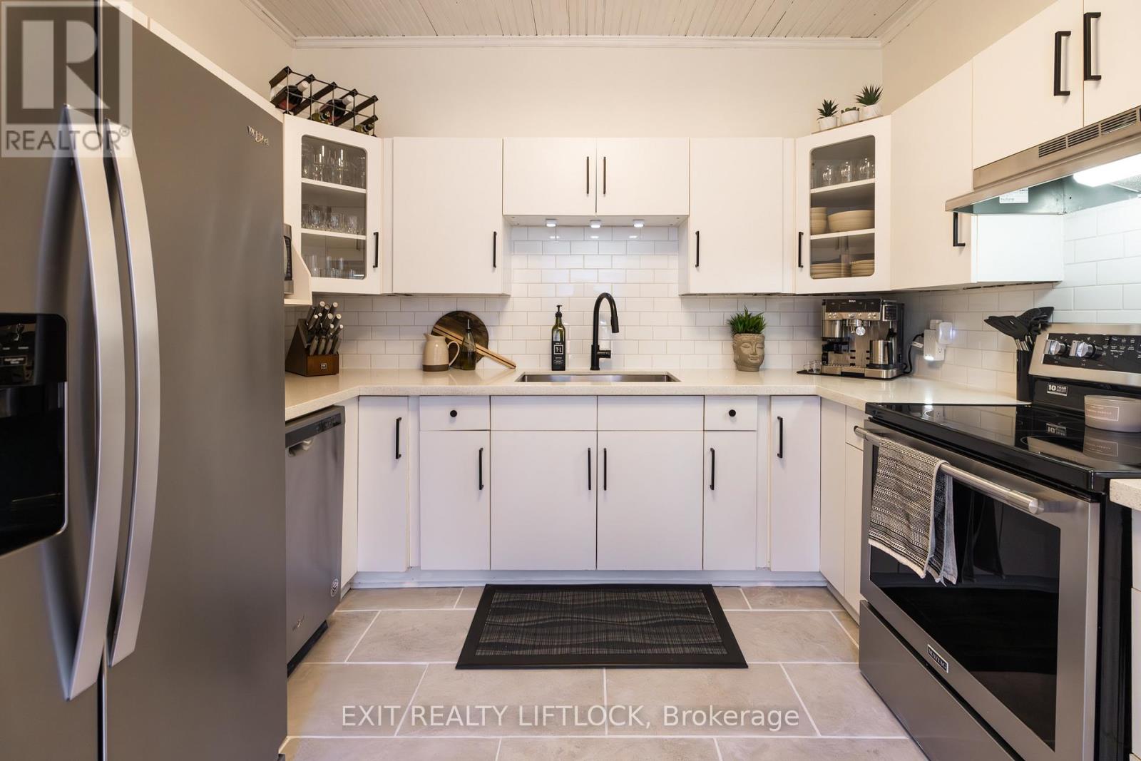 132 Maude Street, Peterborough Central, Ontario  K9J 3A2 - Photo 8 - X12473506