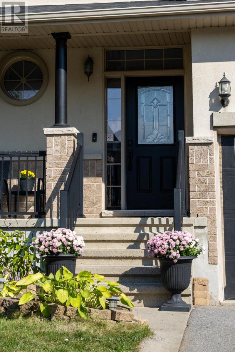 409 Cavendish Crescent, Kingston, Ontario  K7P 0E7 - Photo 5 - X12473536