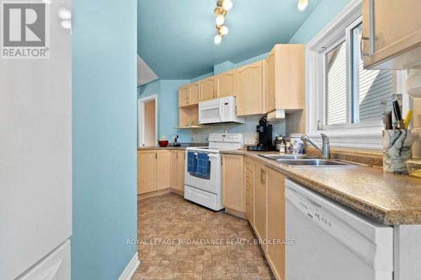 781 Shires Way, Kingston, Ontario  K7M 8X9 - Photo 11 - X12473595