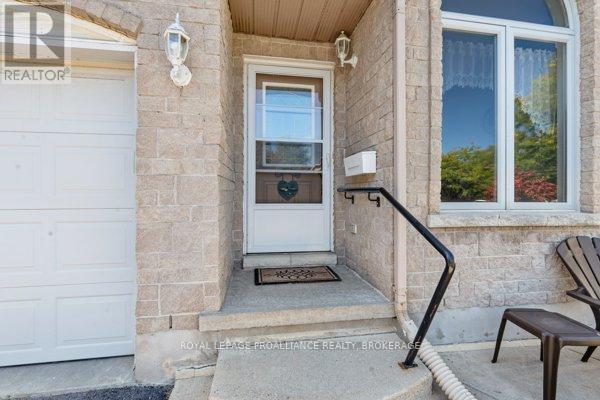 781 Shires Way, Kingston, Ontario  K7M 8X9 - Photo 7 - X12473595