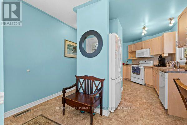 781 Shires Way, Kingston, Ontario  K7M 8X9 - Photo 9 - X12473595