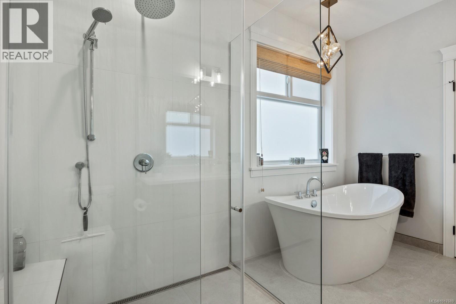 1570 Crown Isle Blvd, Courtenay, British Columbia  V9N 0G3 - Photo 30 - 1017689