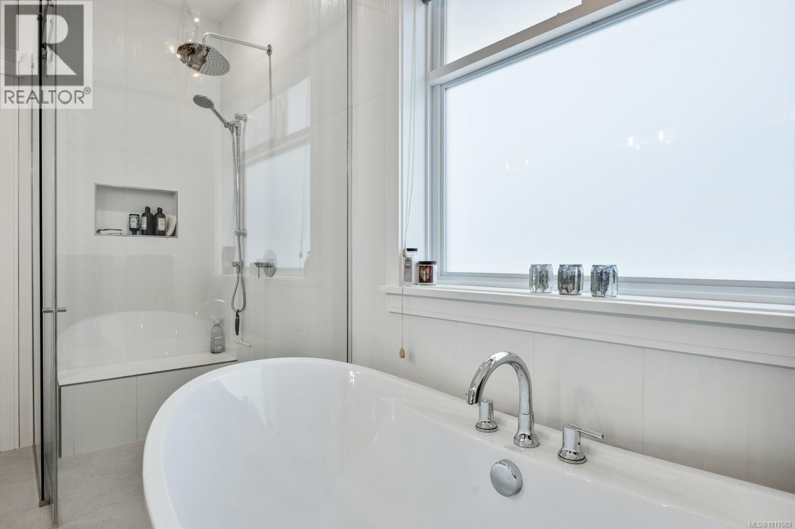 1570 Crown Isle Blvd, Courtenay, British Columbia  V9N 0G3 - Photo 31 - 1017689