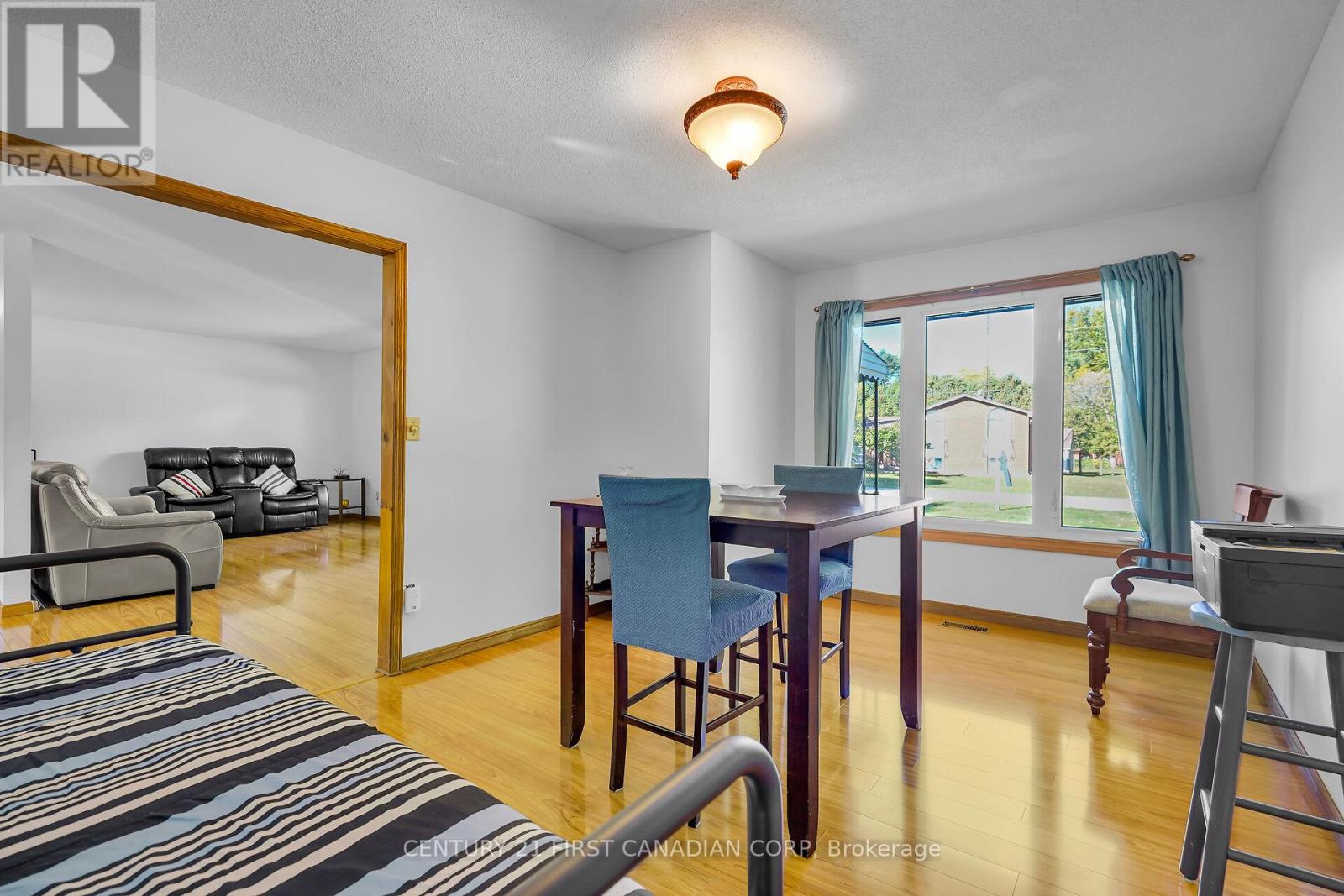 141 Cherry Street, Chatham-Kent (Bothwell), Ontario  N0P 1C0 - Photo 17 - X12473566