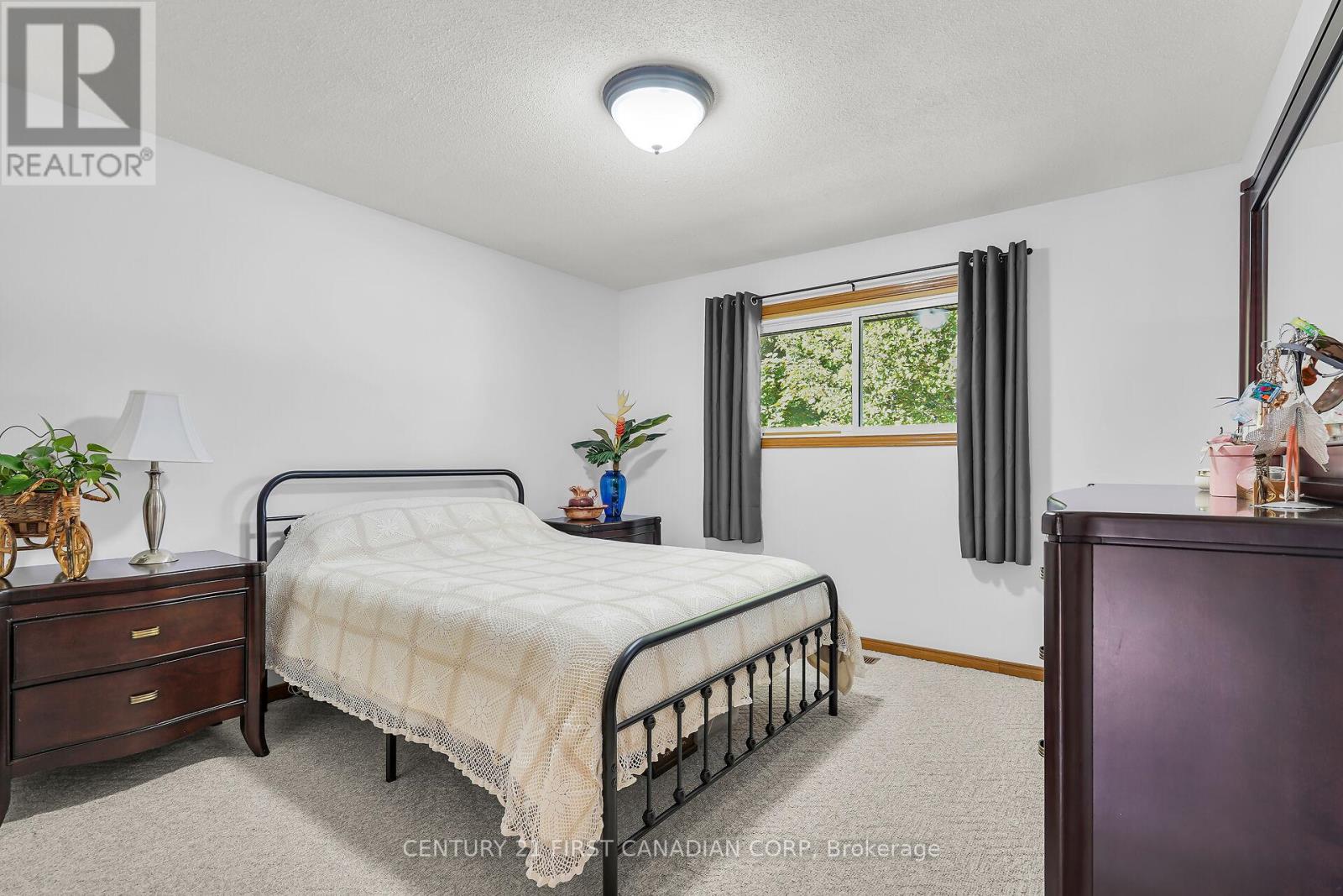 141 Cherry Street, Chatham-Kent (Bothwell), Ontario  N0P 1C0 - Photo 19 - X12473566