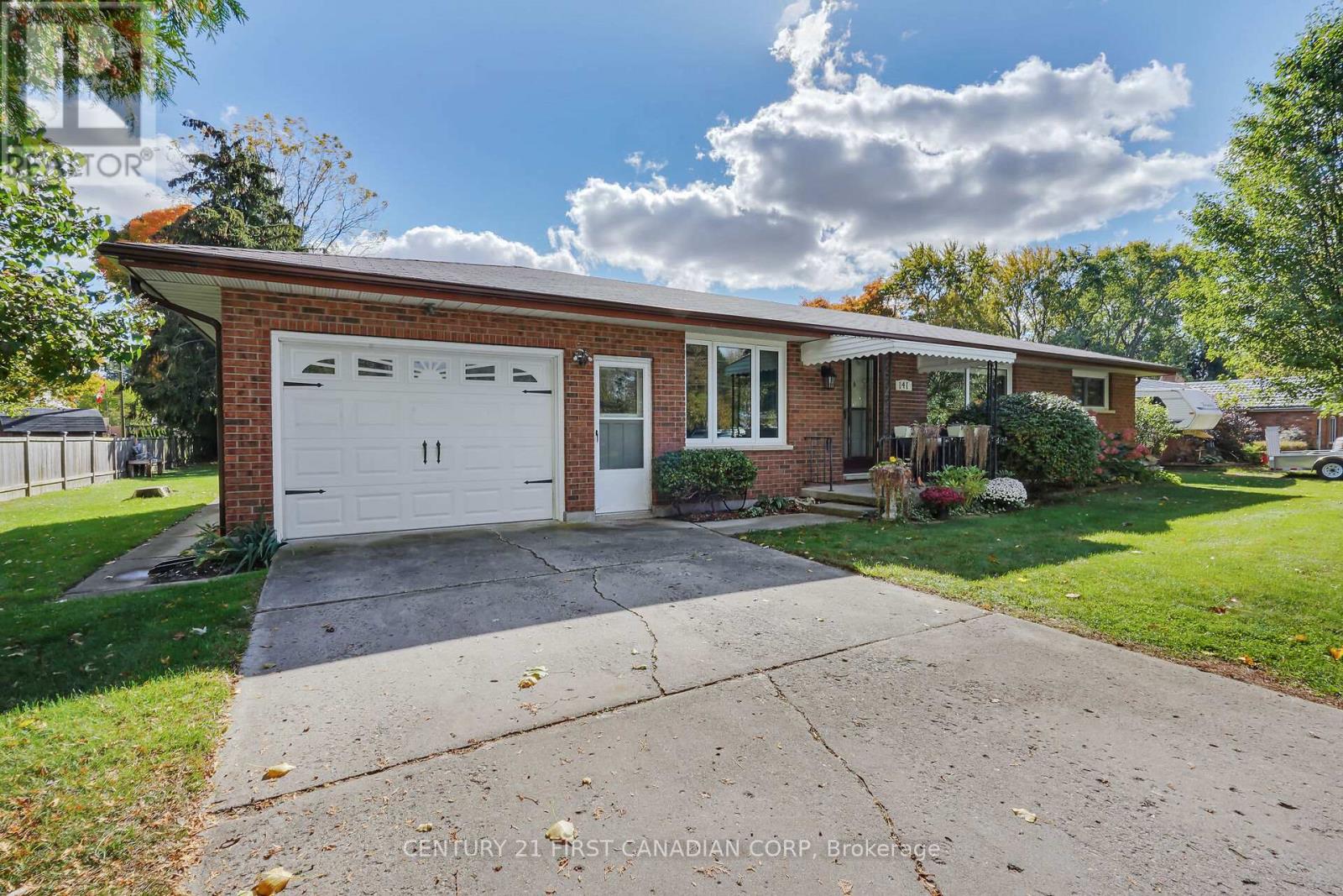 141 Cherry Street, Chatham-Kent (Bothwell), Ontario  N0P 1C0 - Photo 2 - X12473566