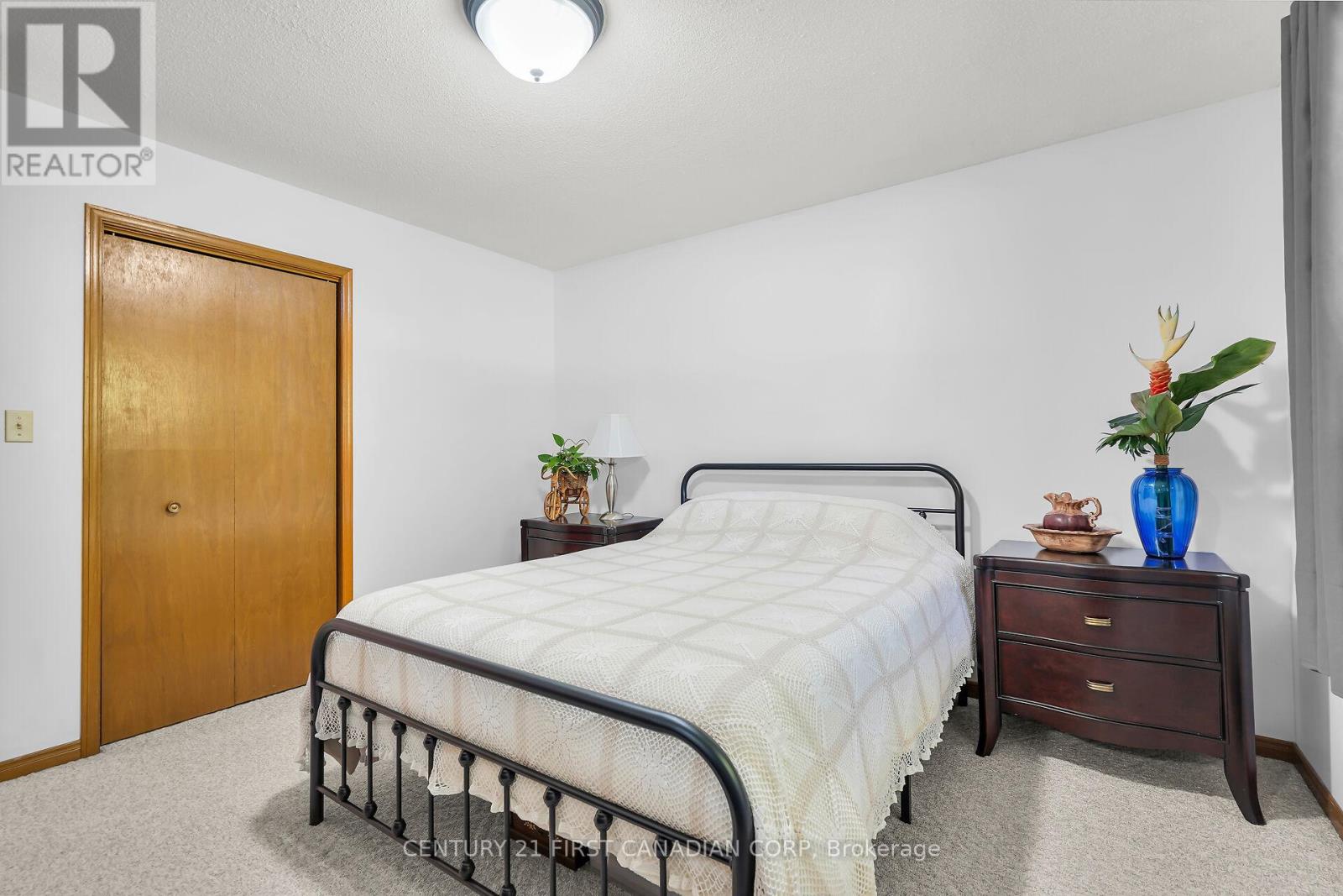 141 Cherry Street, Chatham-Kent (Bothwell), Ontario  N0P 1C0 - Photo 20 - X12473566
