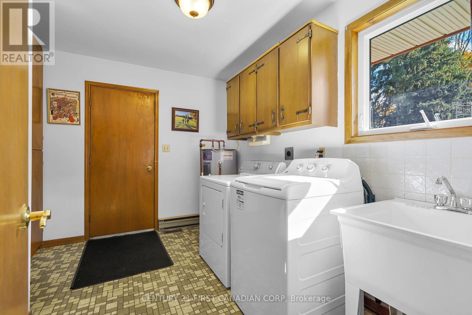 141 Cherry Street, Chatham-Kent (Bothwell), Ontario  N0P 1C0 - Photo 25 - X12473566