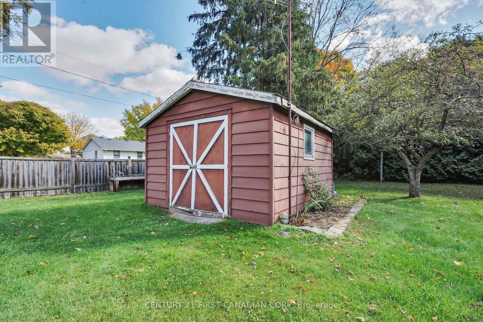 141 Cherry Street, Chatham-Kent (Bothwell), Ontario  N0P 1C0 - Photo 31 - X12473566