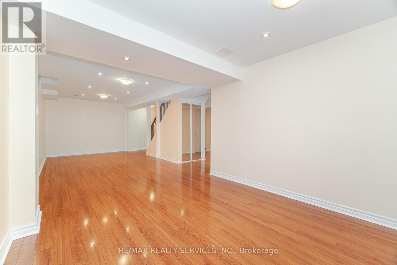 71 Ivy Glen Drive, Vaughan, Ontario  L6A 0P3 - Photo 37 - N12473136