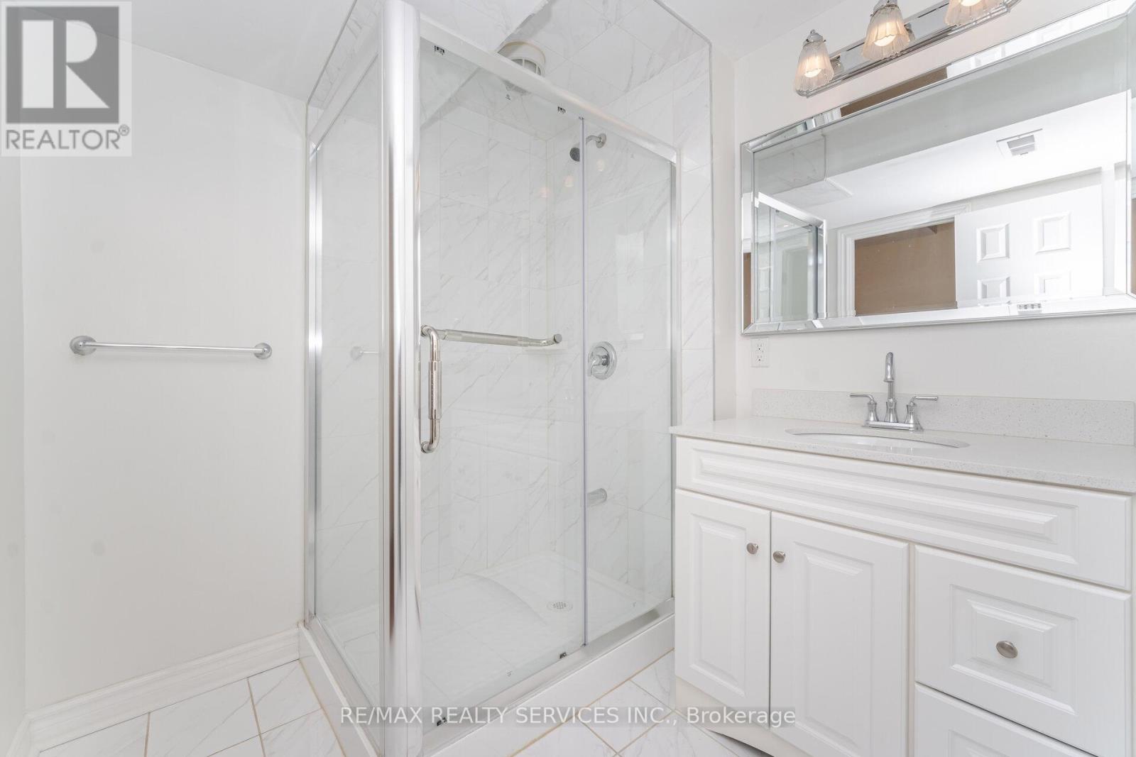 71 Ivy Glen Drive, Vaughan, Ontario  L6A 0P3 - Photo 40 - N12473136