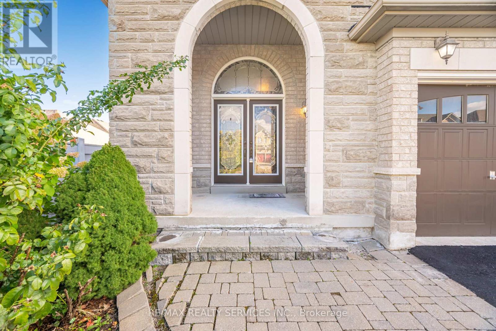 71 Ivy Glen Drive, Vaughan, Ontario  L6A 0P3 - Photo 5 - N12473136