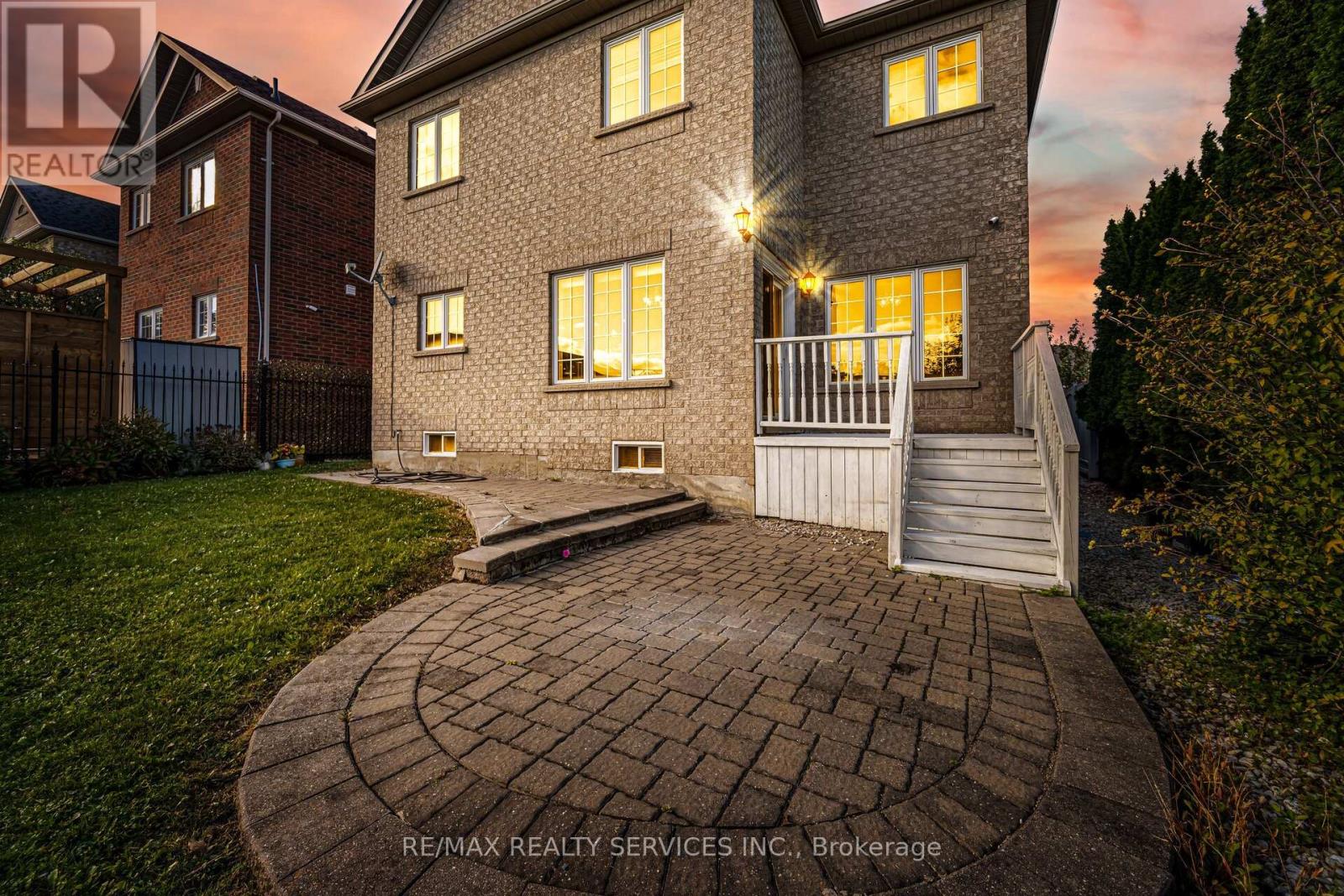 71 Ivy Glen Drive, Vaughan, Ontario  L6A 0P3 - Photo 44 - N12473136
