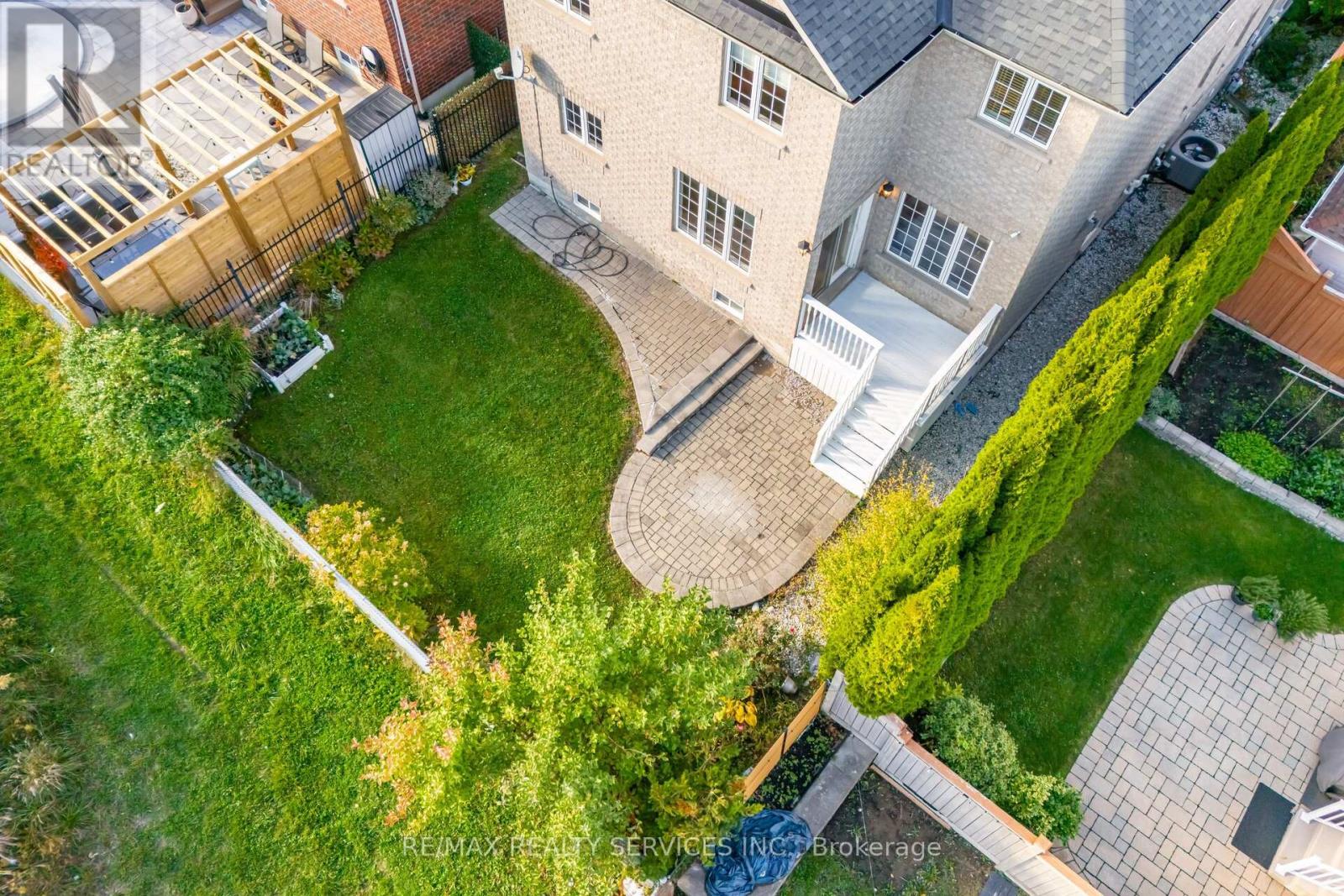 71 Ivy Glen Drive, Vaughan, Ontario  L6A 0P3 - Photo 45 - N12473136