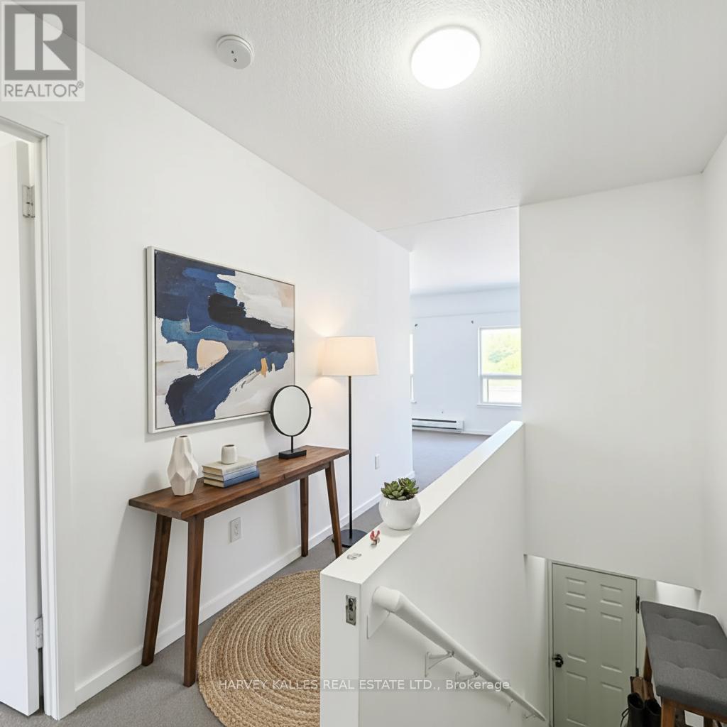 A - 3823 Lakeshore Boulevard W, Toronto, Ontario  M8W 1R2 - Photo 3 - W12464379