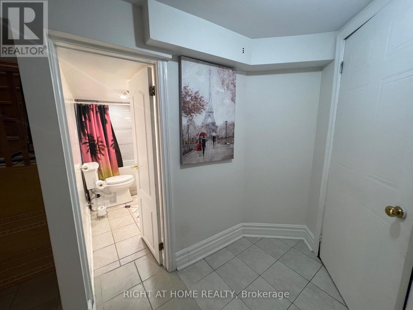 Room#b - 289 Laurentian Avenue, Mississauga, Ontario  L4Z 2S2 - Photo 17 - W12387165