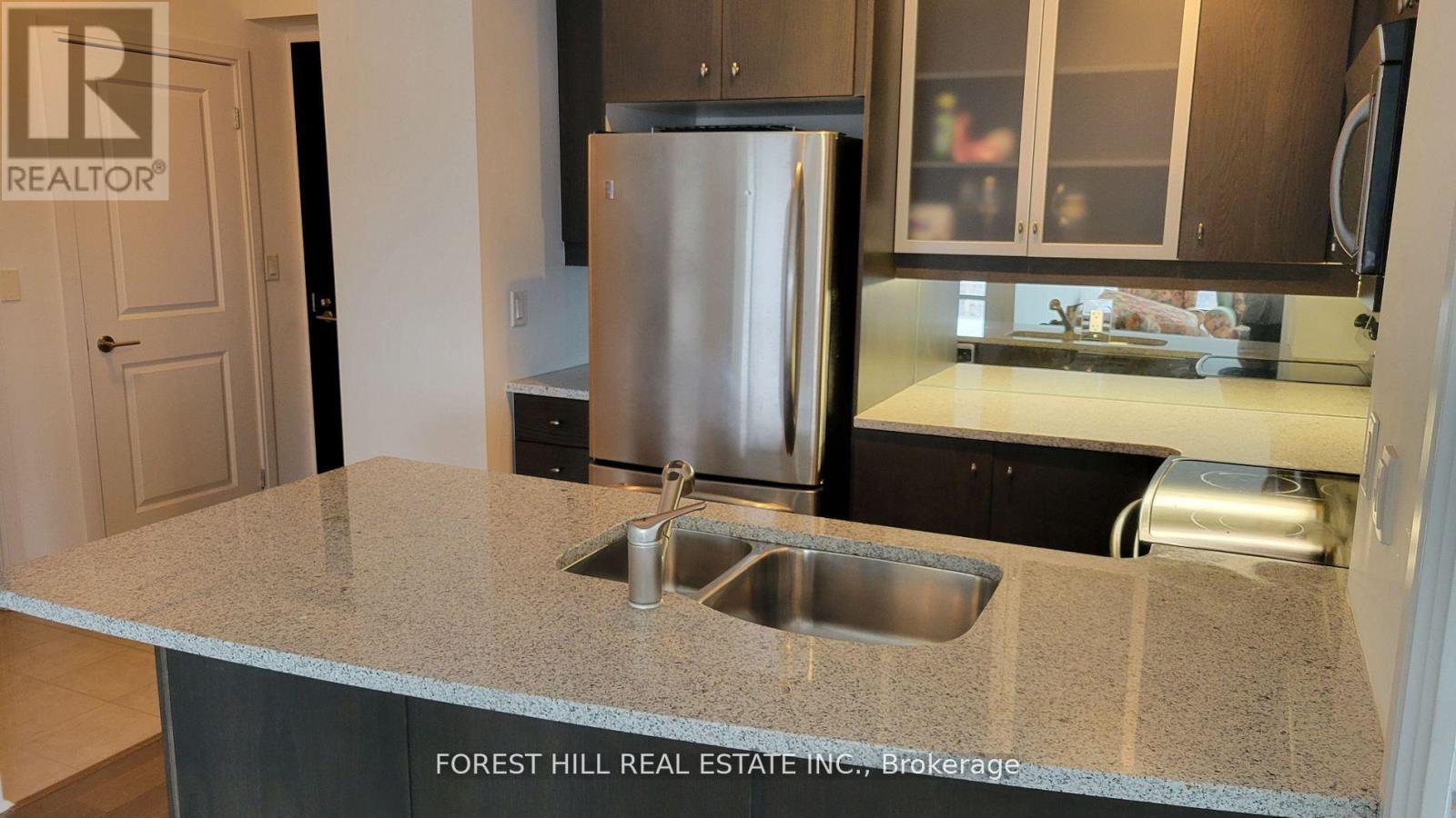 2407 - 18 Yorkville Avenue, Toronto, Ontario  M4W 3Y8 - Photo 7 - C12473404