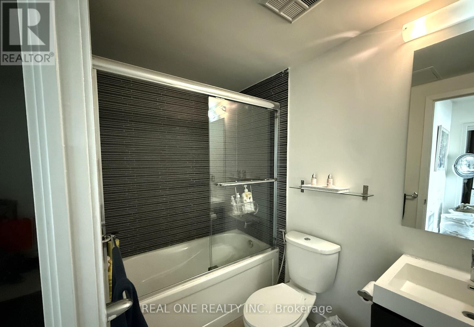 2903 - 5 Mariner Terrace, Toronto, Ontario  M5V 3V6 - Photo 10 - C12473410