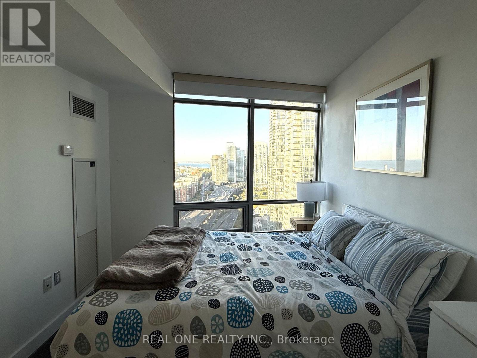 2903 - 5 Mariner Terrace, Toronto, Ontario  M5V 3V6 - Photo 12 - C12473410