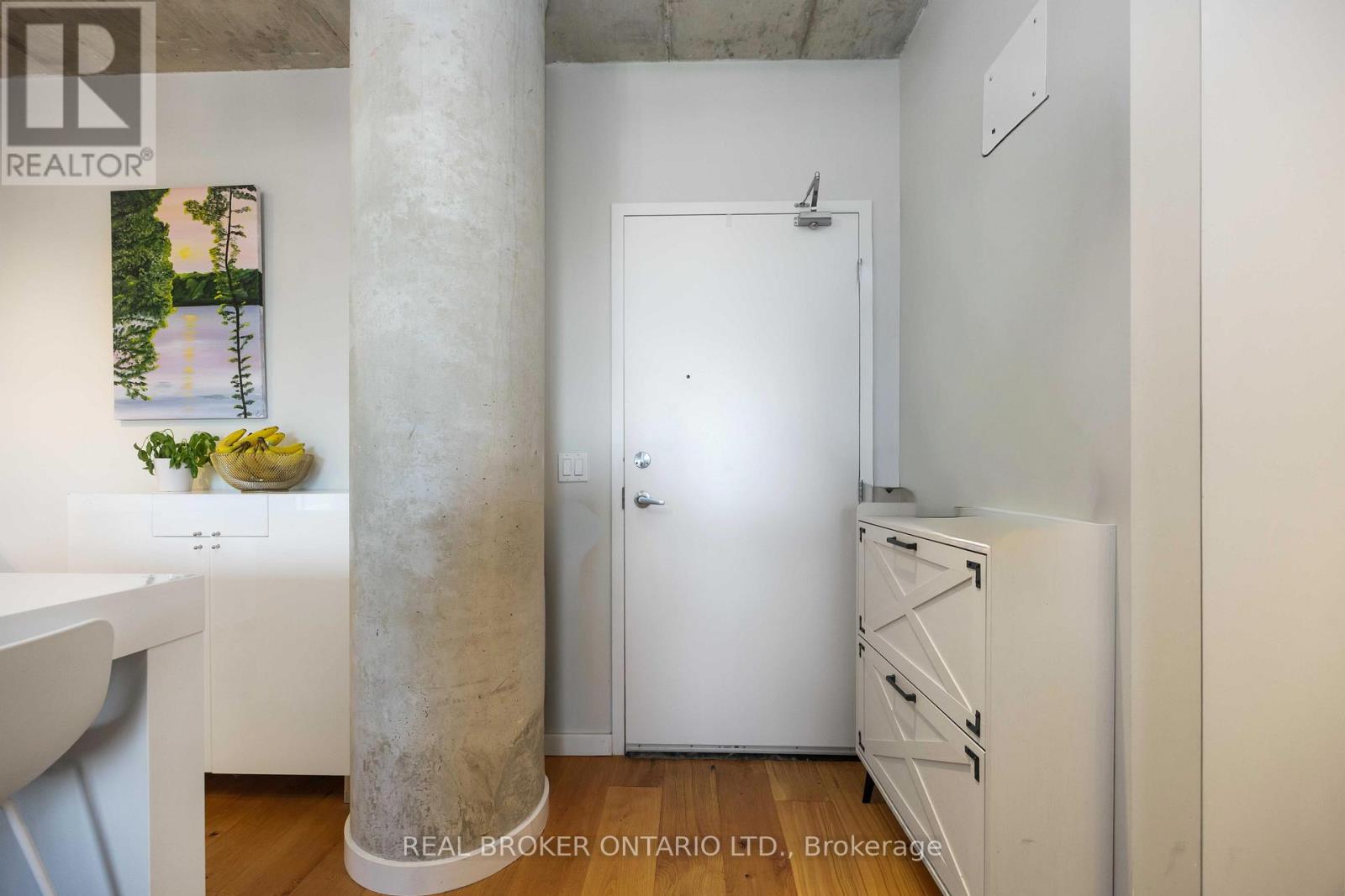 305 - 51 Trolley Crescent, Toronto, Ontario  M5A 0E9 - Photo 3 - C12473417