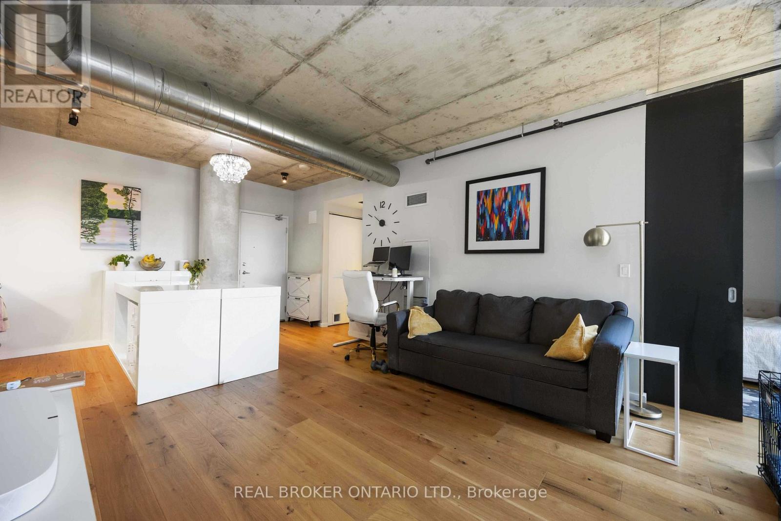 305 - 51 Trolley Crescent, Toronto, Ontario  M5A 0E9 - Photo 7 - C12473417